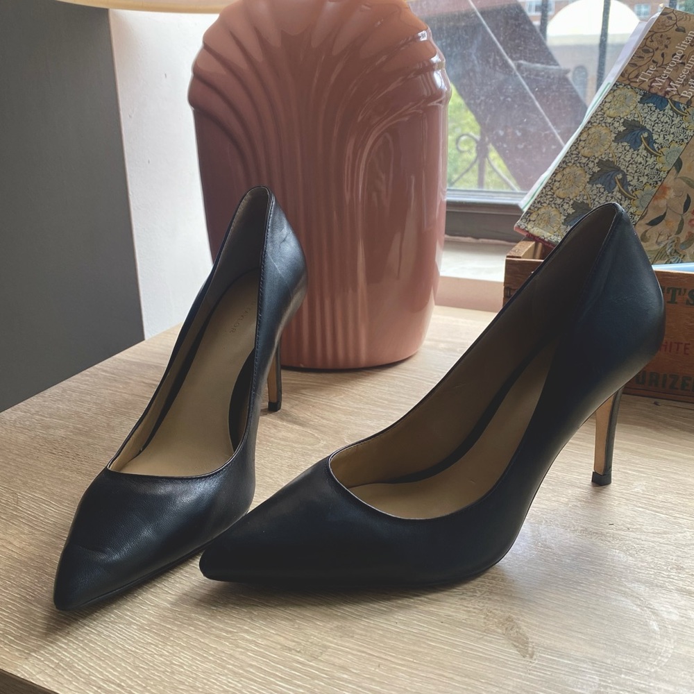 Ann Taylor Black Leather Pumps